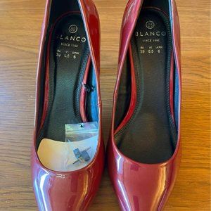 Blanco Red Heels size 39 or 8.5 new